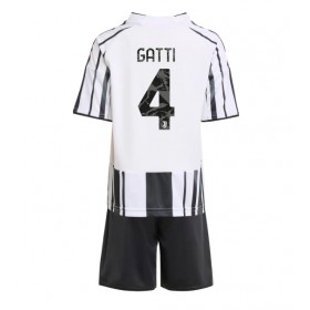 Juventus Federico Gatti #4 Hjemme skjorte til barn 2025-26 Kortermet (+ korte bukser)